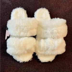White Fuzzy & Super Soft Faux Fur Slippers